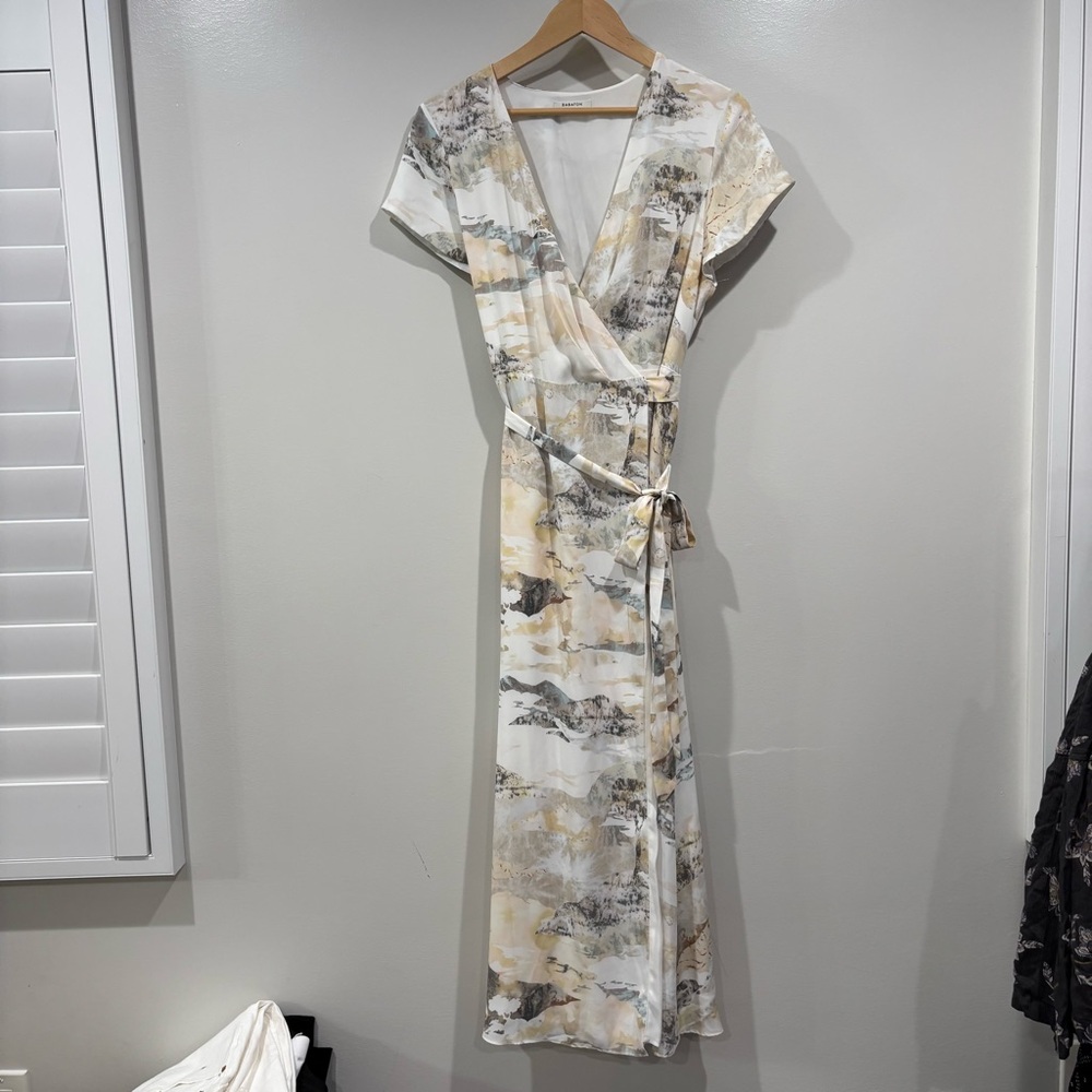 Aritzia Babaton Slit Wrap Dress in Espace/Neutral Sand Size L - Picture 9 of 13